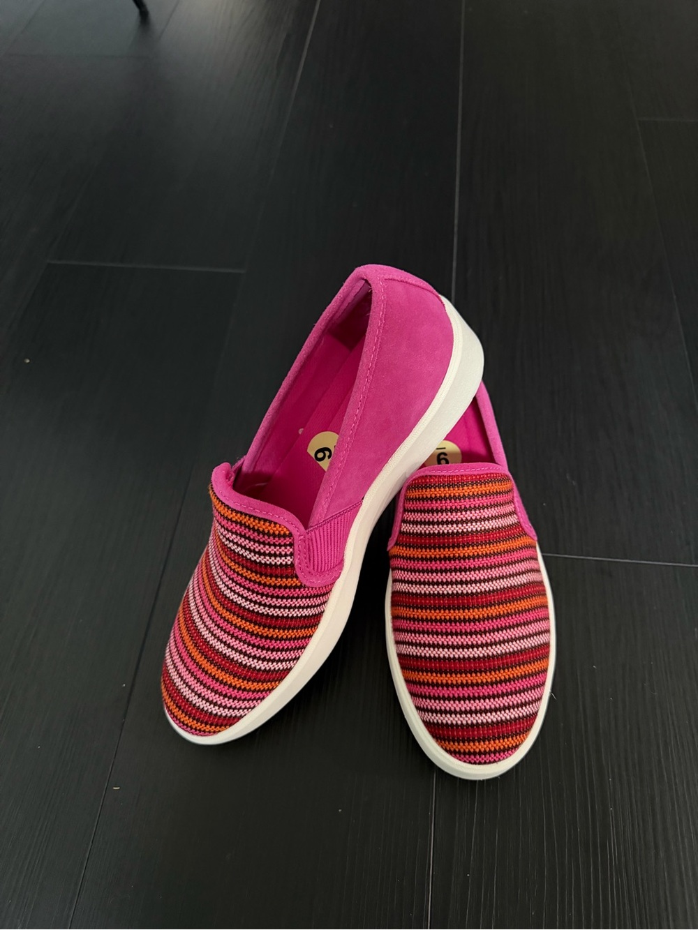 Clarks Layton Petal Fuchsia Striped Slip On Sneakers Size 9 - Picture 2 of 5